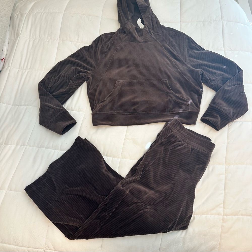 Lululemon Scuba Mid-Rise Wide-Leg Pant Velvet Corduroy in color espresso - Picture 5 of 5